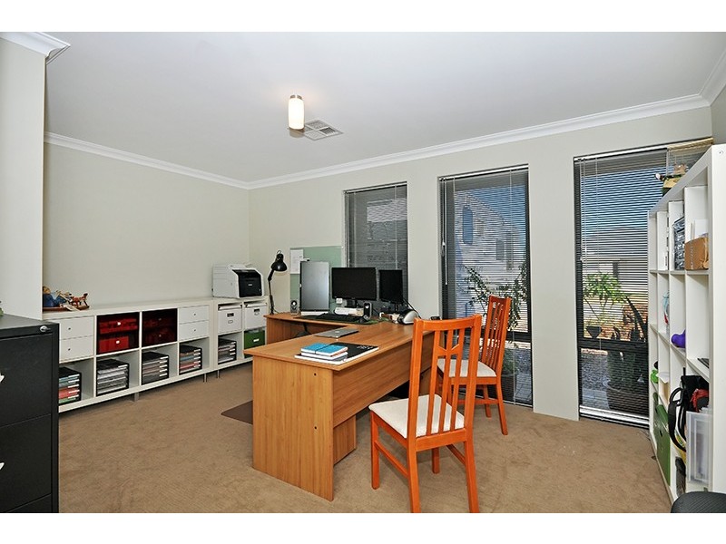 11 Redstone Trail, Ellenbrook WA 6069