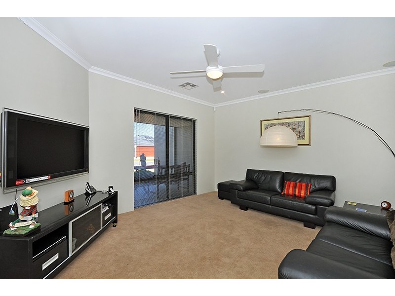 11 Redstone Trail, Ellenbrook WA 6069