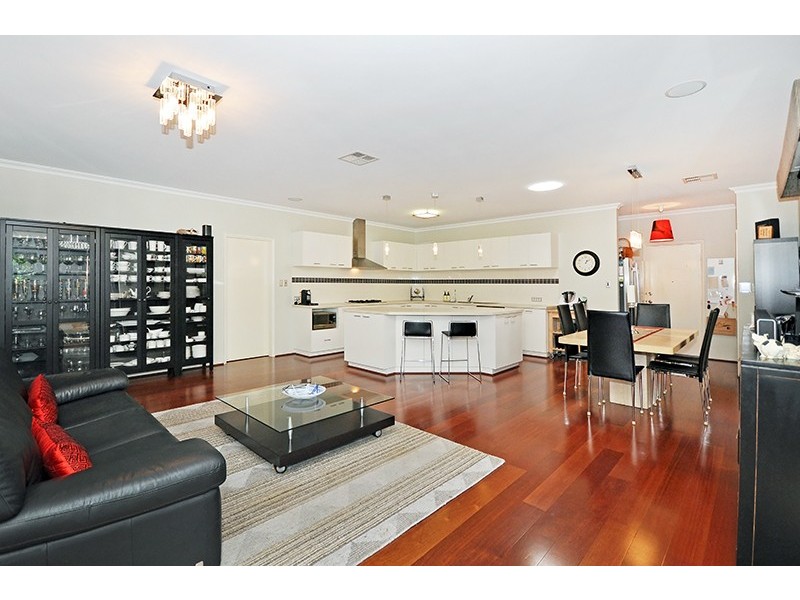 11 Redstone Trail, Ellenbrook WA 6069