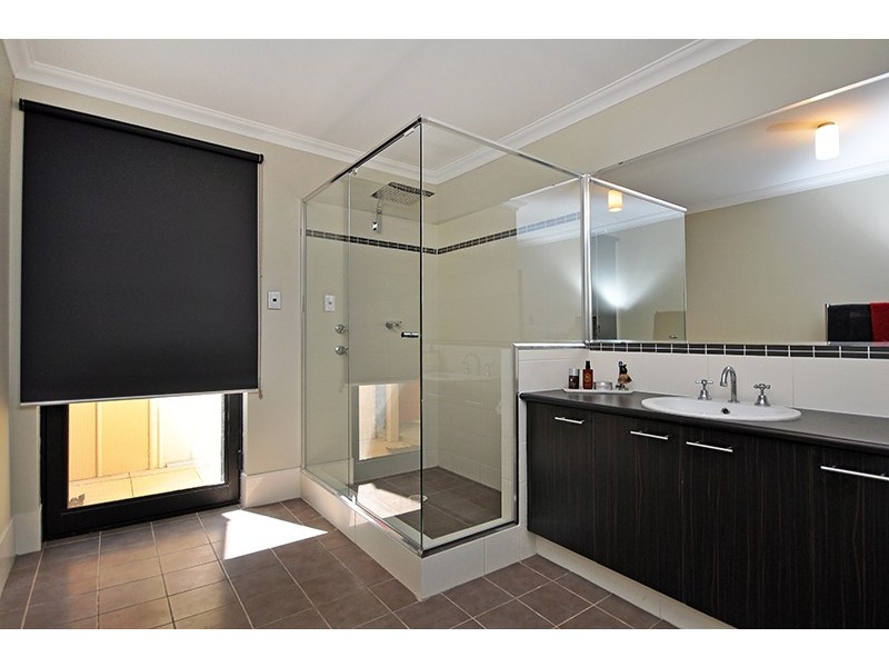 11 Redstone Trail, Ellenbrook WA 6069