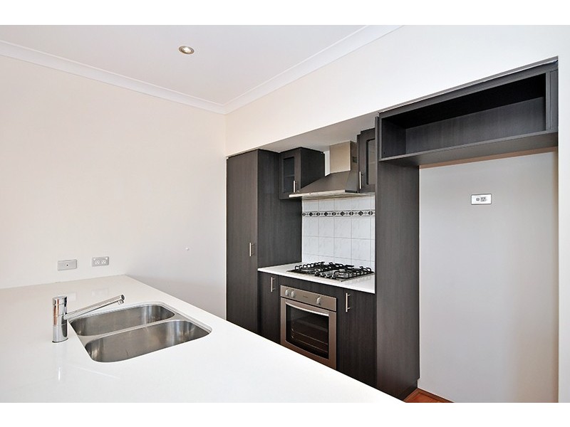 6 Macquarie Bend, Ellenbrook WA 6069