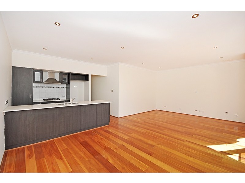 6 Macquarie Bend, Ellenbrook WA 6069