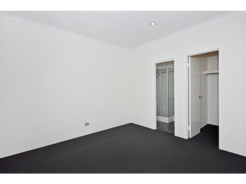 6 Macquarie Bend, Ellenbrook WA 6069