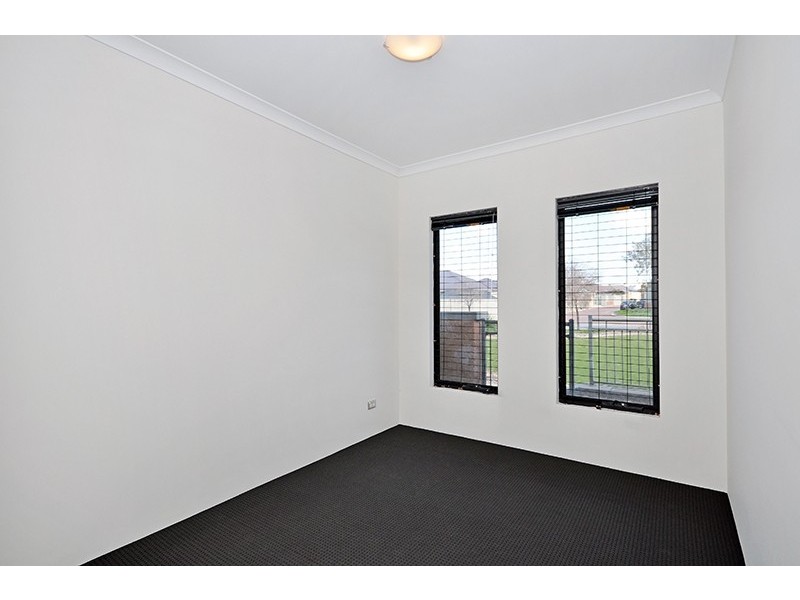 6 Macquarie Bend, Ellenbrook WA 6069