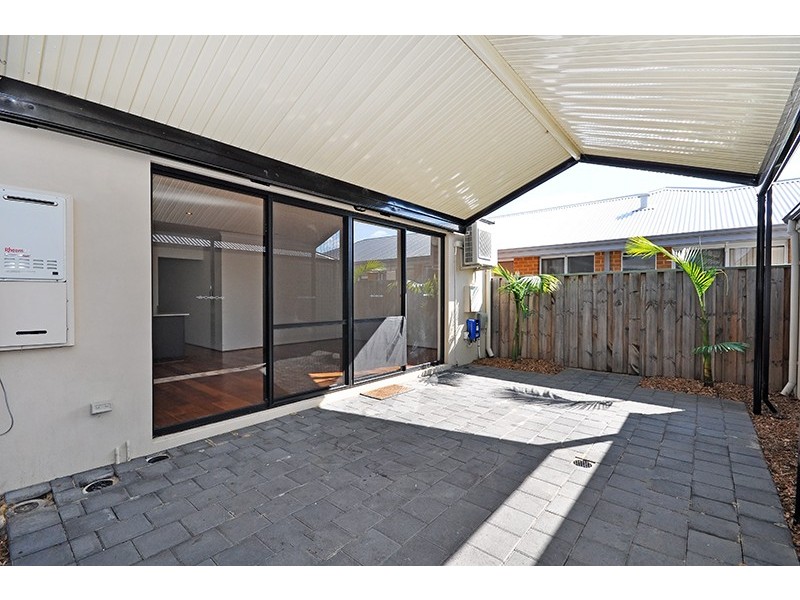 6 Macquarie Bend, Ellenbrook WA 6069