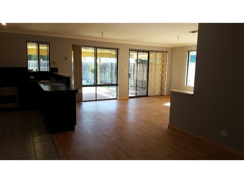 4 Florac Close, Ellenbrook WA 6069