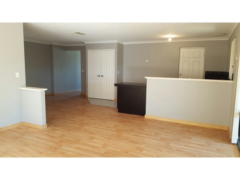 4 Florac Close, Ellenbrook WA 6069