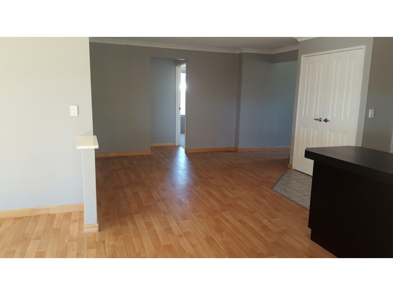 4 Florac Close, Ellenbrook WA 6069