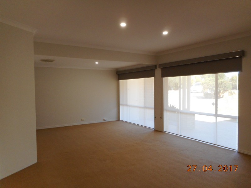 19 Muscat Terrace, The Vines WA 6069