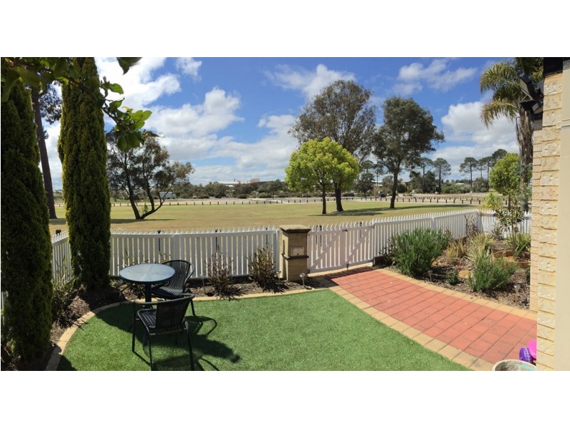 8 Toulon Lane, Ellenbrook WA 6069