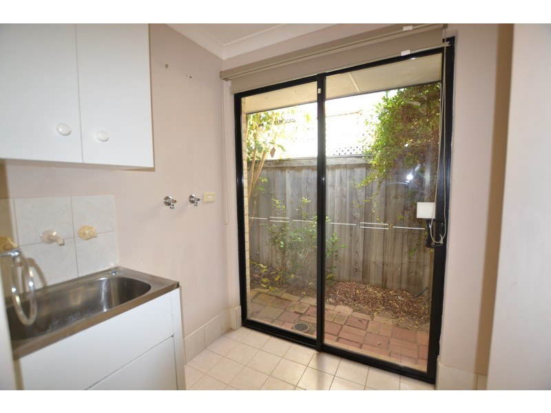 8 Toulon Lane, Ellenbrook WA 6069