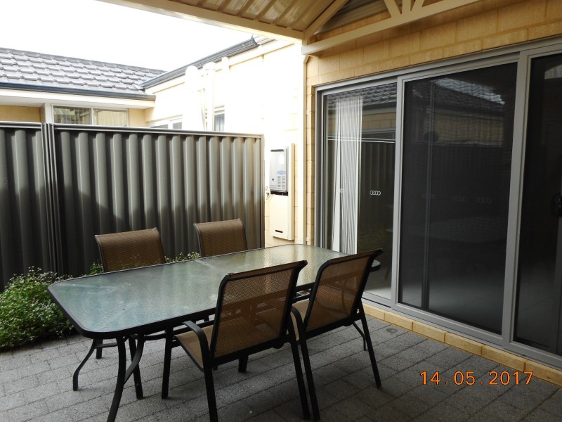 2/36 Flecker Promenade, Aveley WA 6069