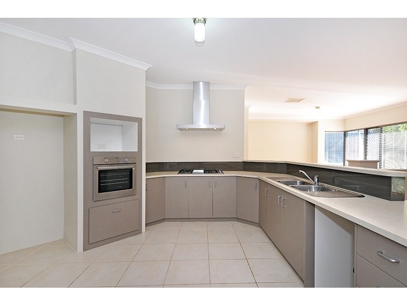 58 Edgecombe Pass, Aveley WA 6069