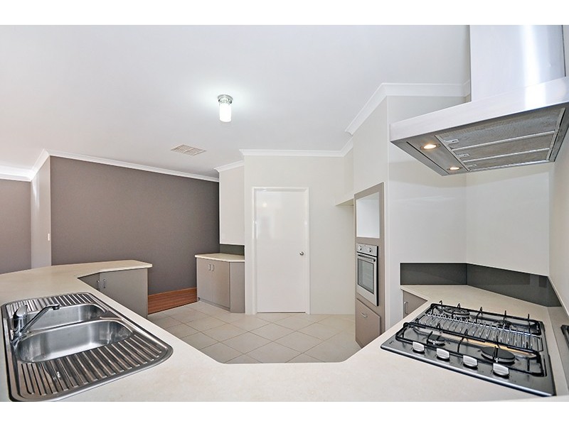 58 Edgecombe Pass, Aveley WA 6069