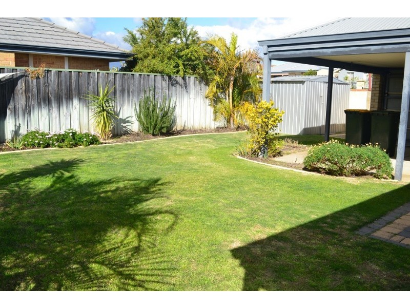 42 Caldervale Avenue, Ellenbrook WA 6069