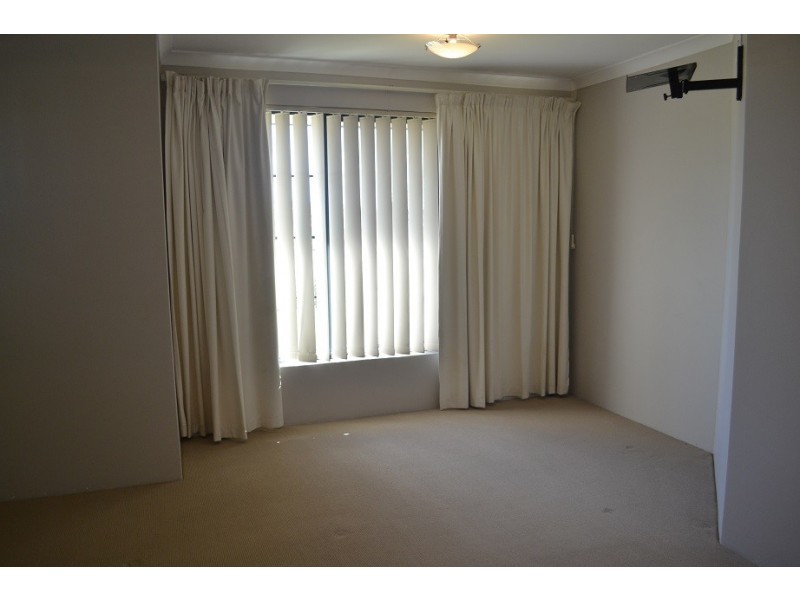 42 Caldervale Avenue, Ellenbrook WA 6069