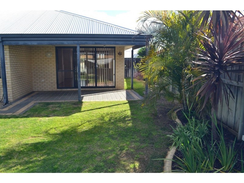 42 Caldervale Avenue, Ellenbrook WA 6069