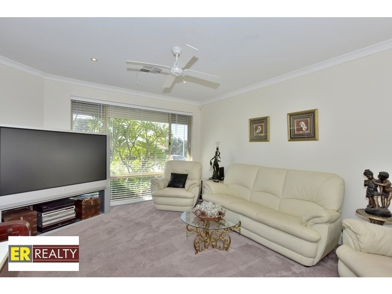 15 Adria Road, Alexander Heights WA 6064