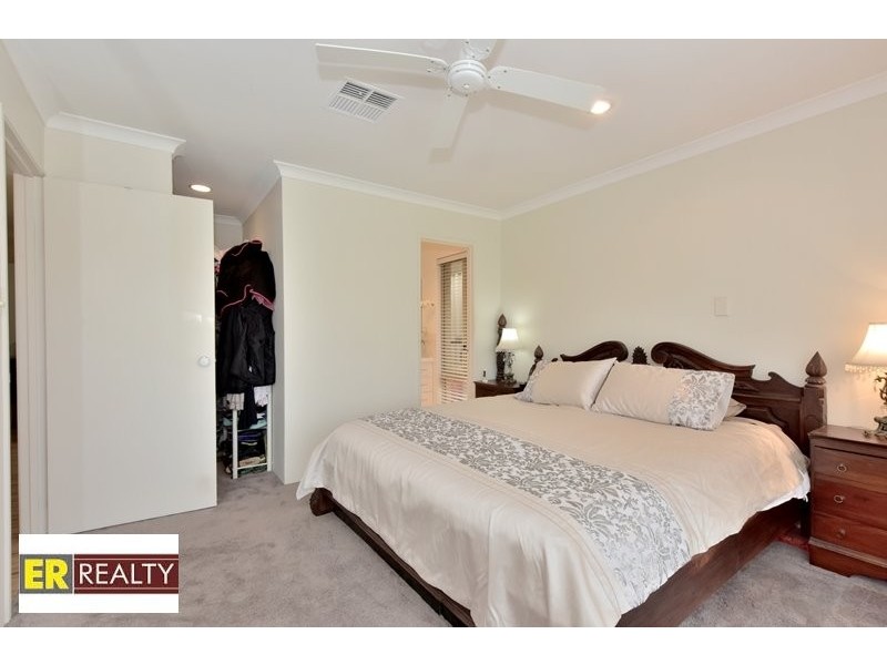 15 Adria Road, Alexander Heights WA 6064