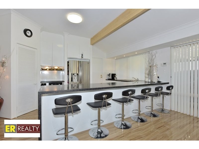 15 Adria Road, Alexander Heights WA 6064