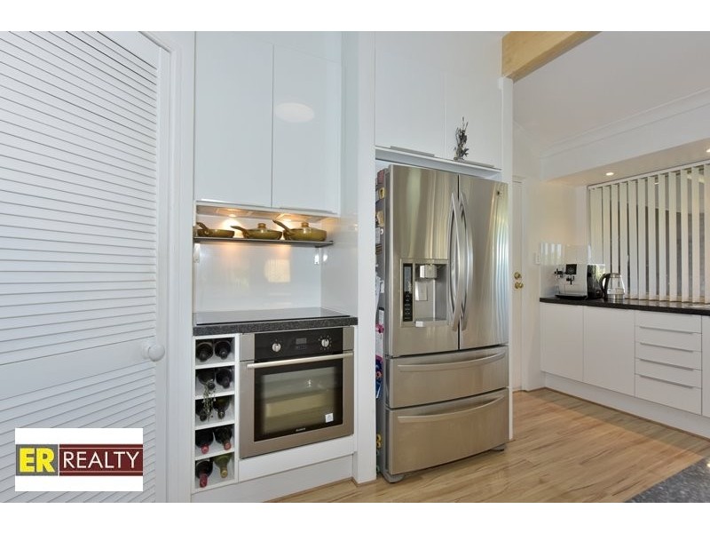 15 Adria Road, Alexander Heights WA 6064