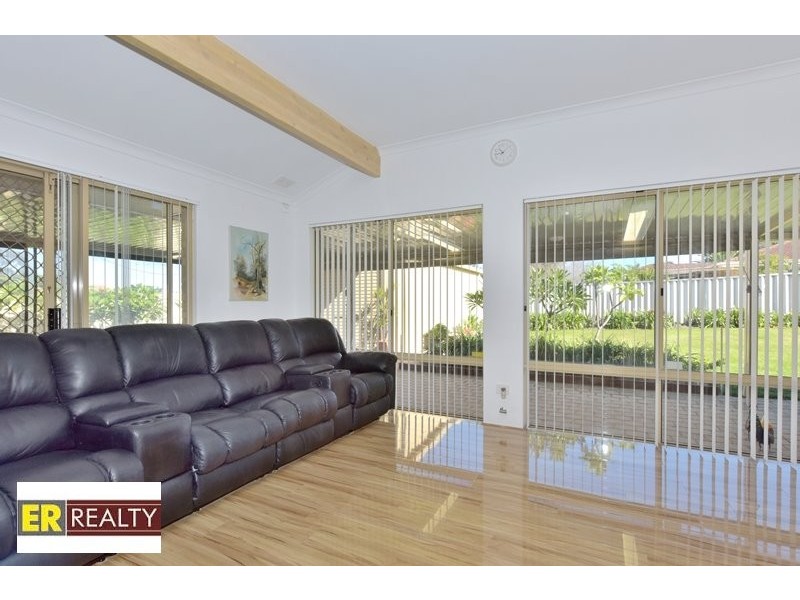 15 Adria Road, Alexander Heights WA 6064