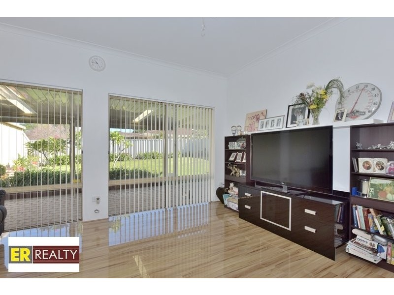 15 Adria Road, Alexander Heights WA 6064