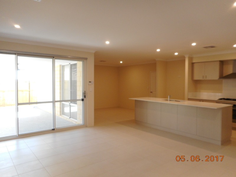 4 Aire Way, Ellenbrook WA 6069