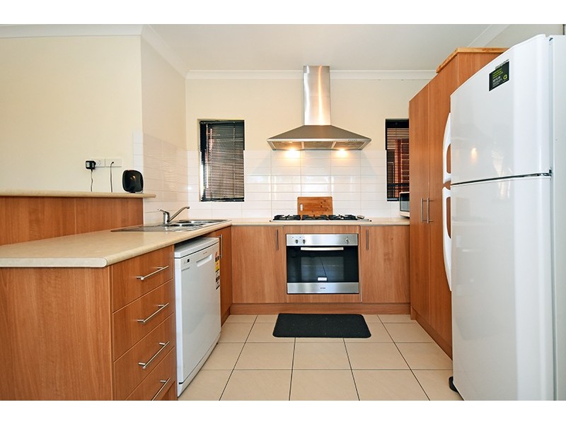 1/10 Dulegal Way, Aveley WA 6069