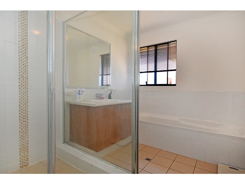 1/10 Dulegal Way, Aveley WA 6069