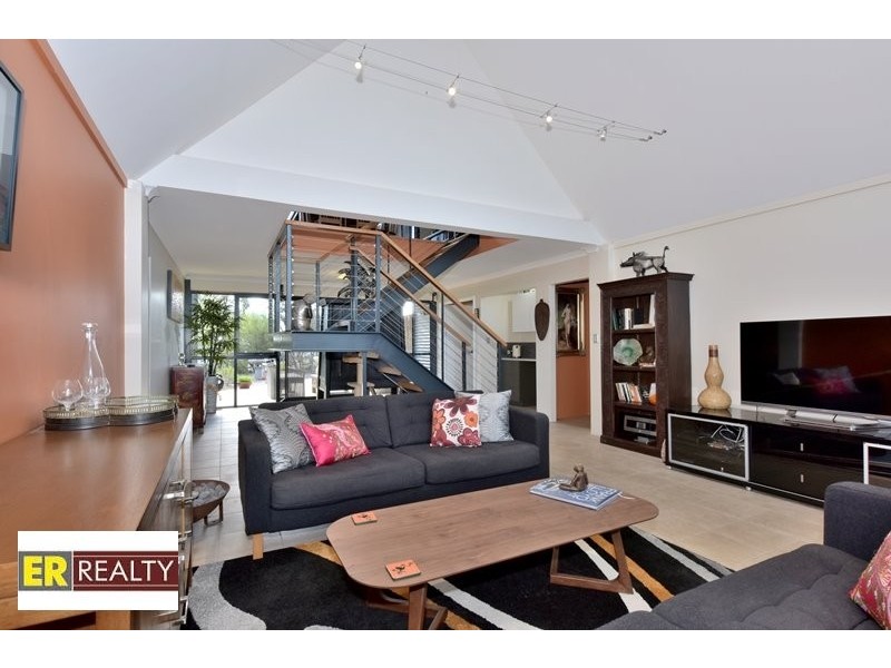 17 Erickson Pass, Ellenbrook WA 6069