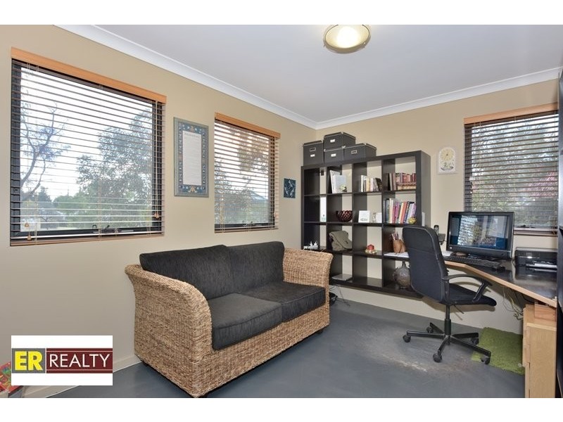 17 Erickson Pass, Ellenbrook WA 6069