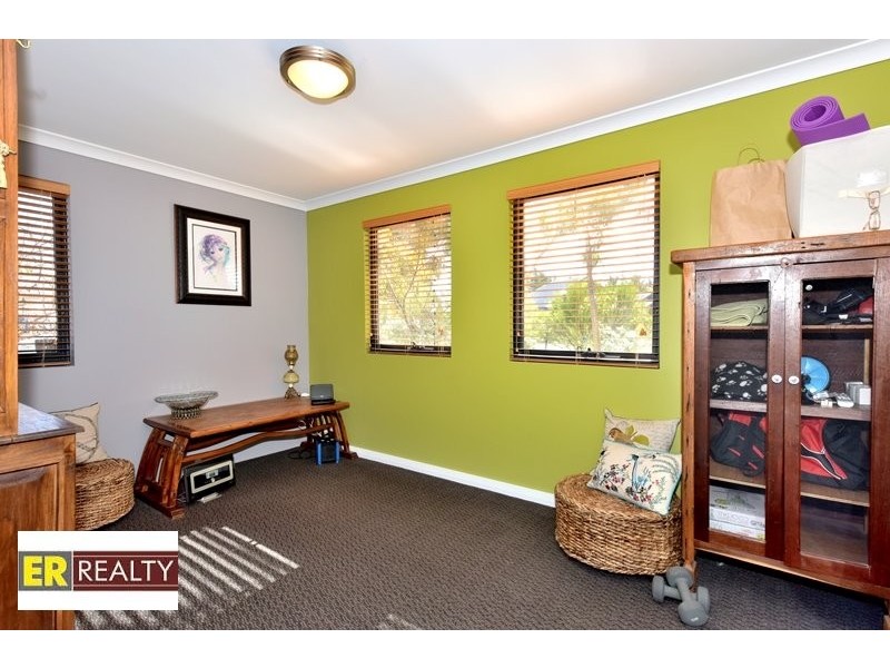 17 Erickson Pass, Ellenbrook WA 6069