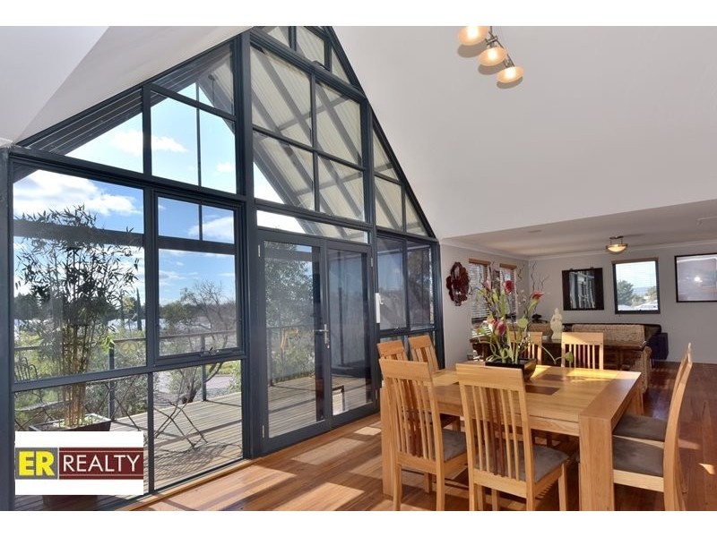 17 Erickson Pass, Ellenbrook WA 6069