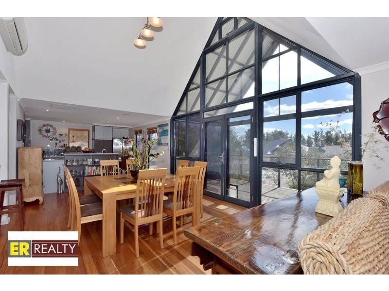17 Erickson Pass, Ellenbrook WA 6069