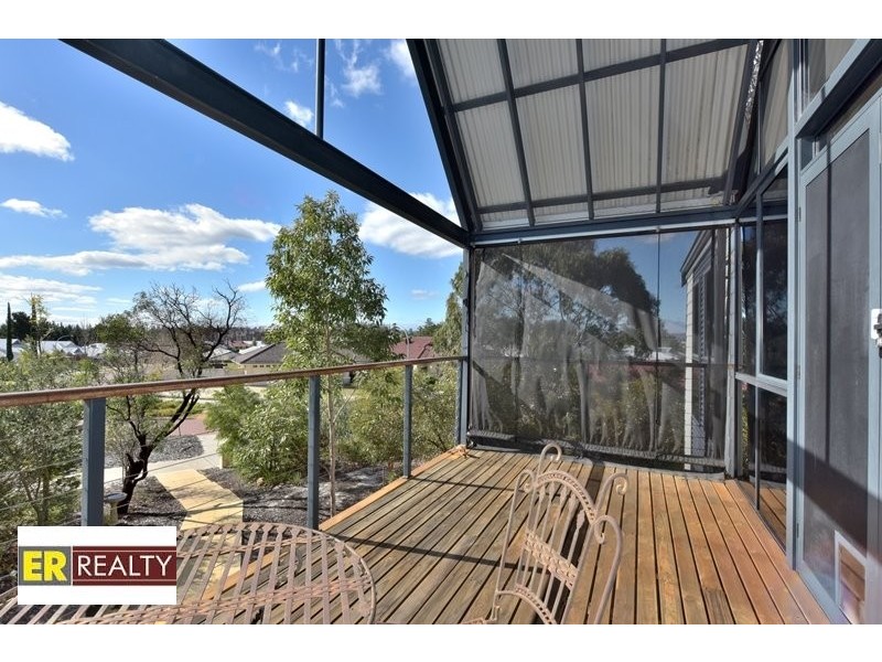 17 Erickson Pass, Ellenbrook WA 6069