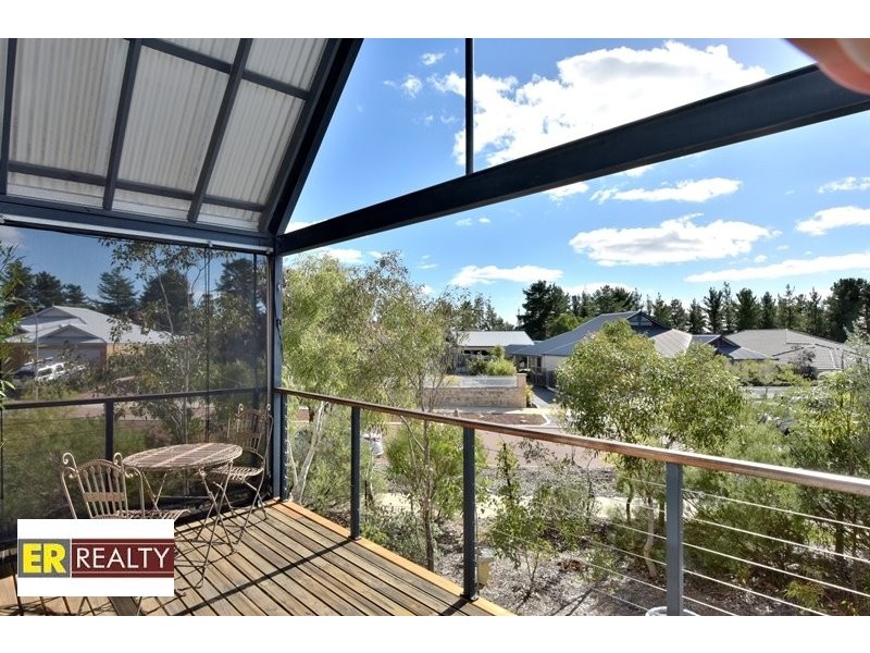 17 Erickson Pass, Ellenbrook WA 6069