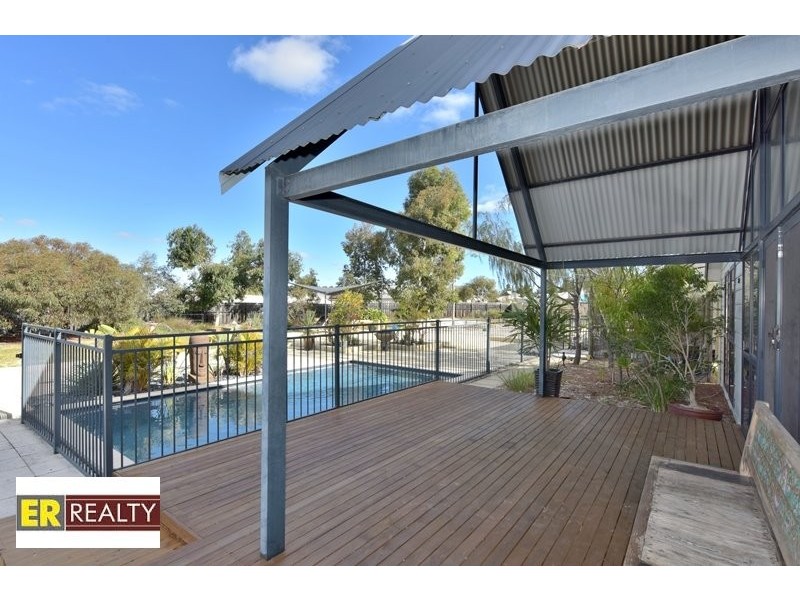 17 Erickson Pass, Ellenbrook WA 6069