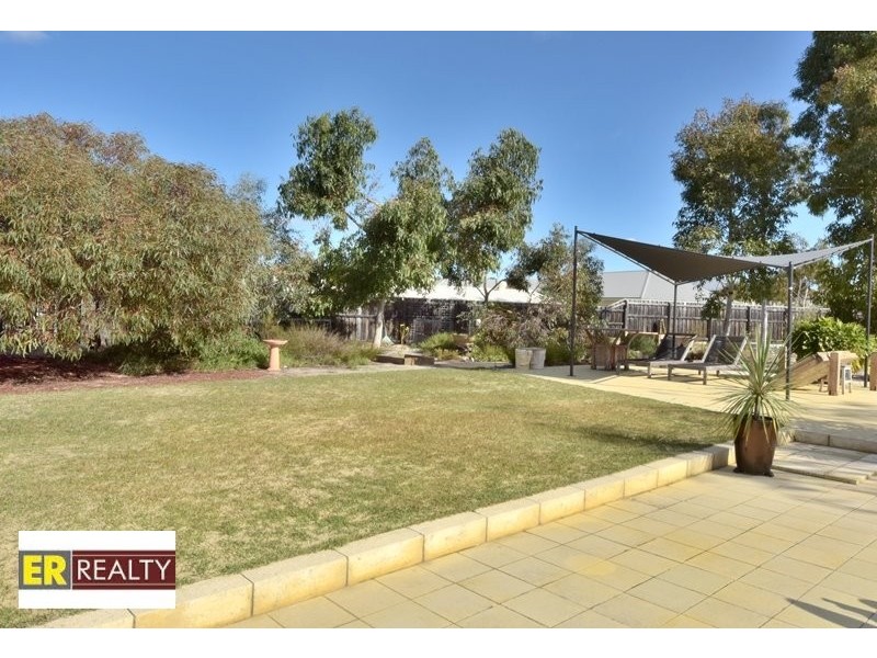 17 Erickson Pass, Ellenbrook WA 6069