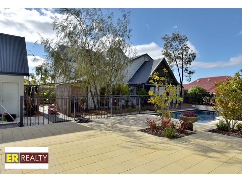 17 Erickson Pass, Ellenbrook WA 6069