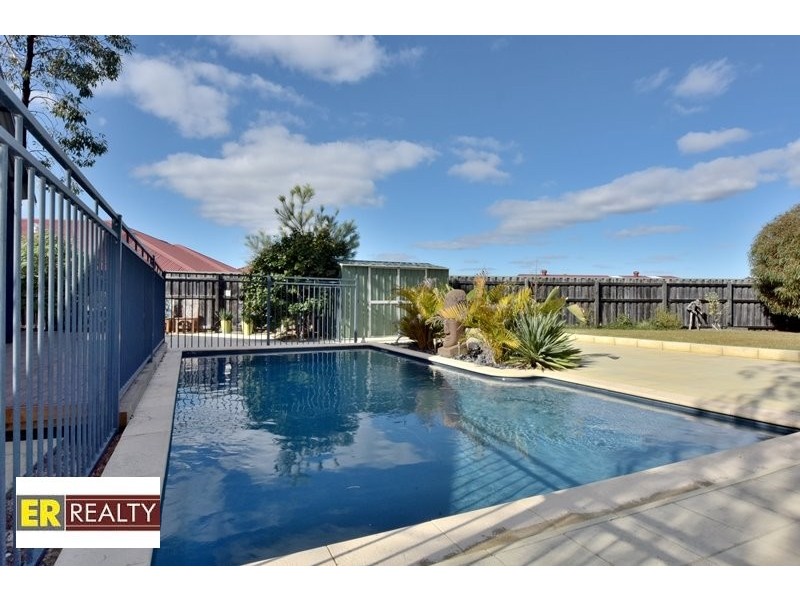 17 Erickson Pass, Ellenbrook WA 6069