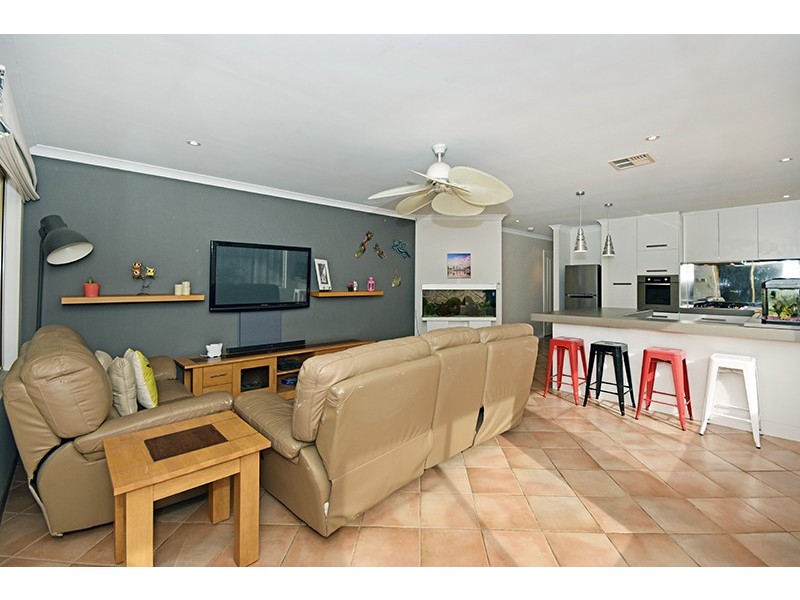 4 Smoke Bush Way, Ellenbrook WA 6069