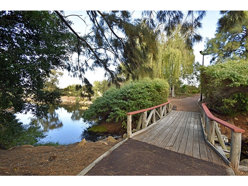 4 Smoke Bush Way, Ellenbrook WA 6069