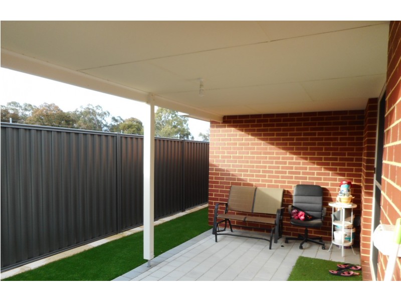 4 Ornate Glade, Aveley WA 6069