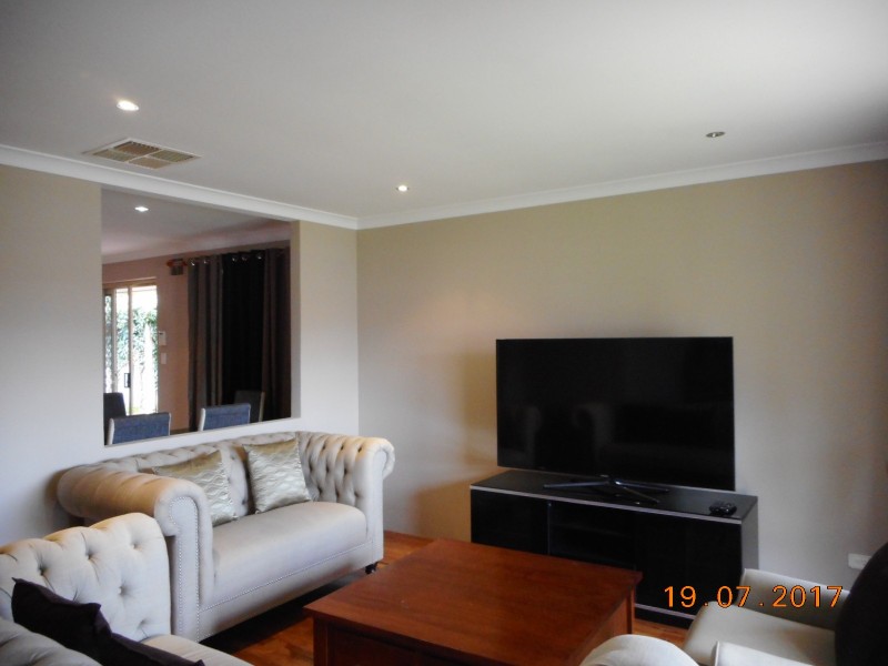 27 Midsummer Circle, Ellenbrook WA 6069