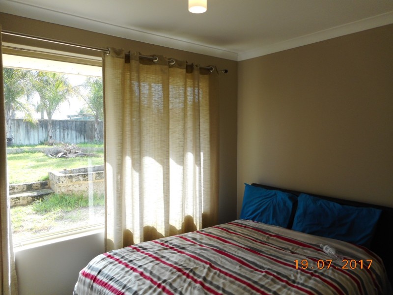 27 Midsummer Circle, Ellenbrook WA 6069