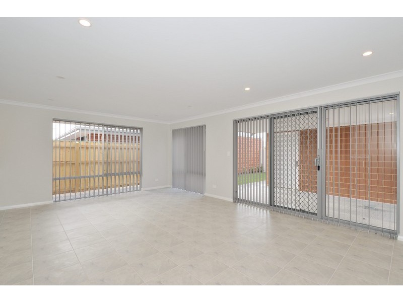 12 Glider Street, Ellenbrook WA 6069