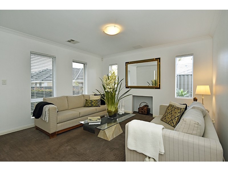 9 Harman Place, Aveley WA 6069