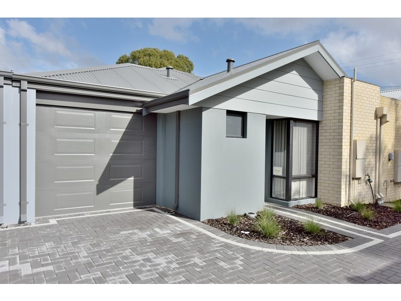 2/4 Balfour Road, Swan View WA 6056