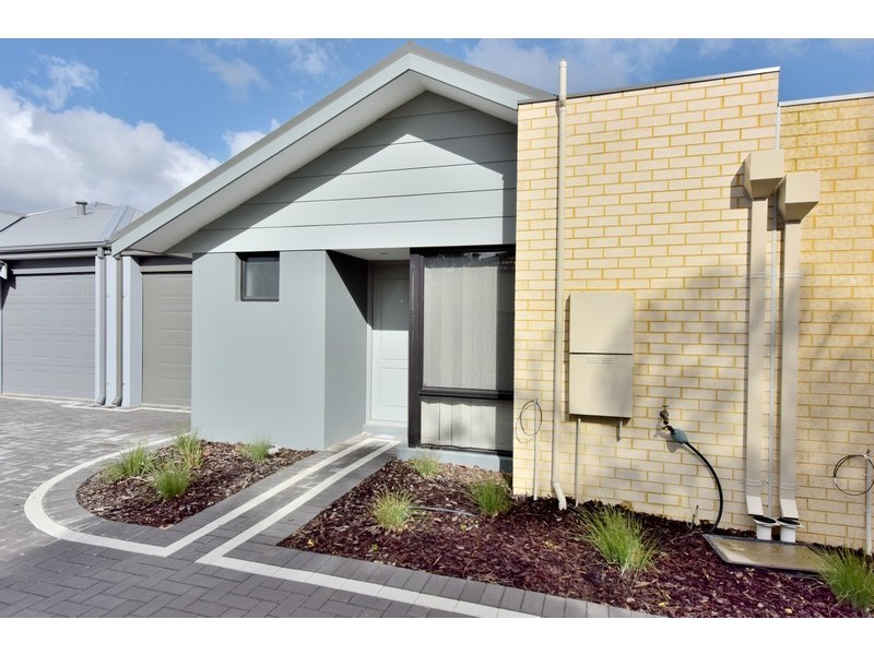 2/4 Balfour Road, Swan View WA 6056